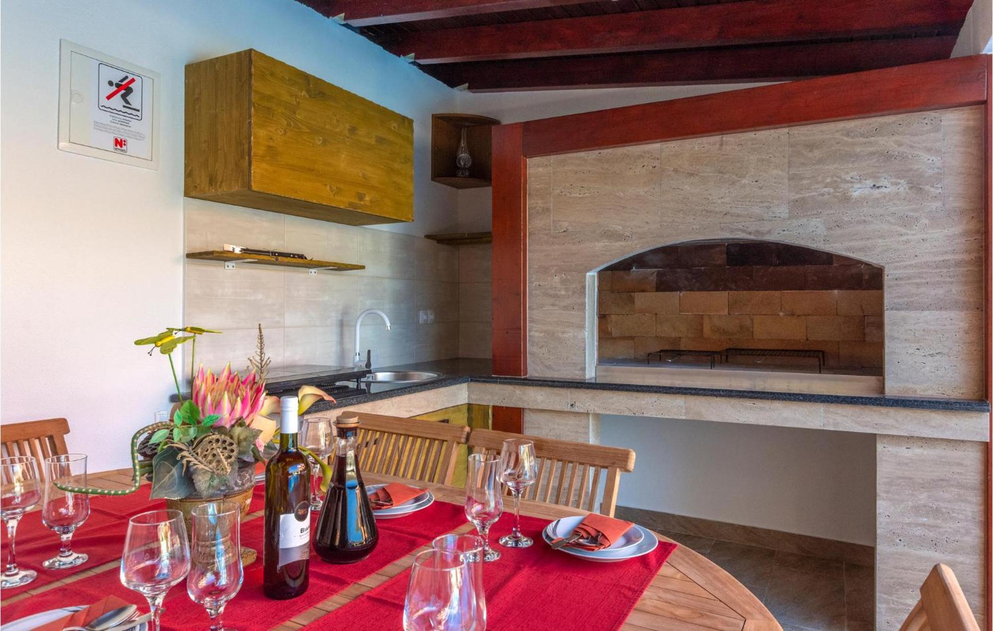 Nice Apartment In Plano With Kitchen Extérieur photo